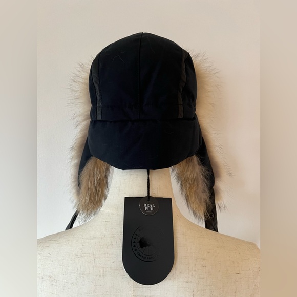 Ladies Aviator Hat - Black Label Canada Goose - Picture 10 of 11